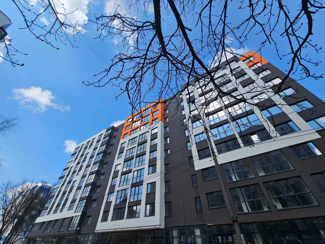 1-bedroom apartment with designer renovation in Central Park Residence