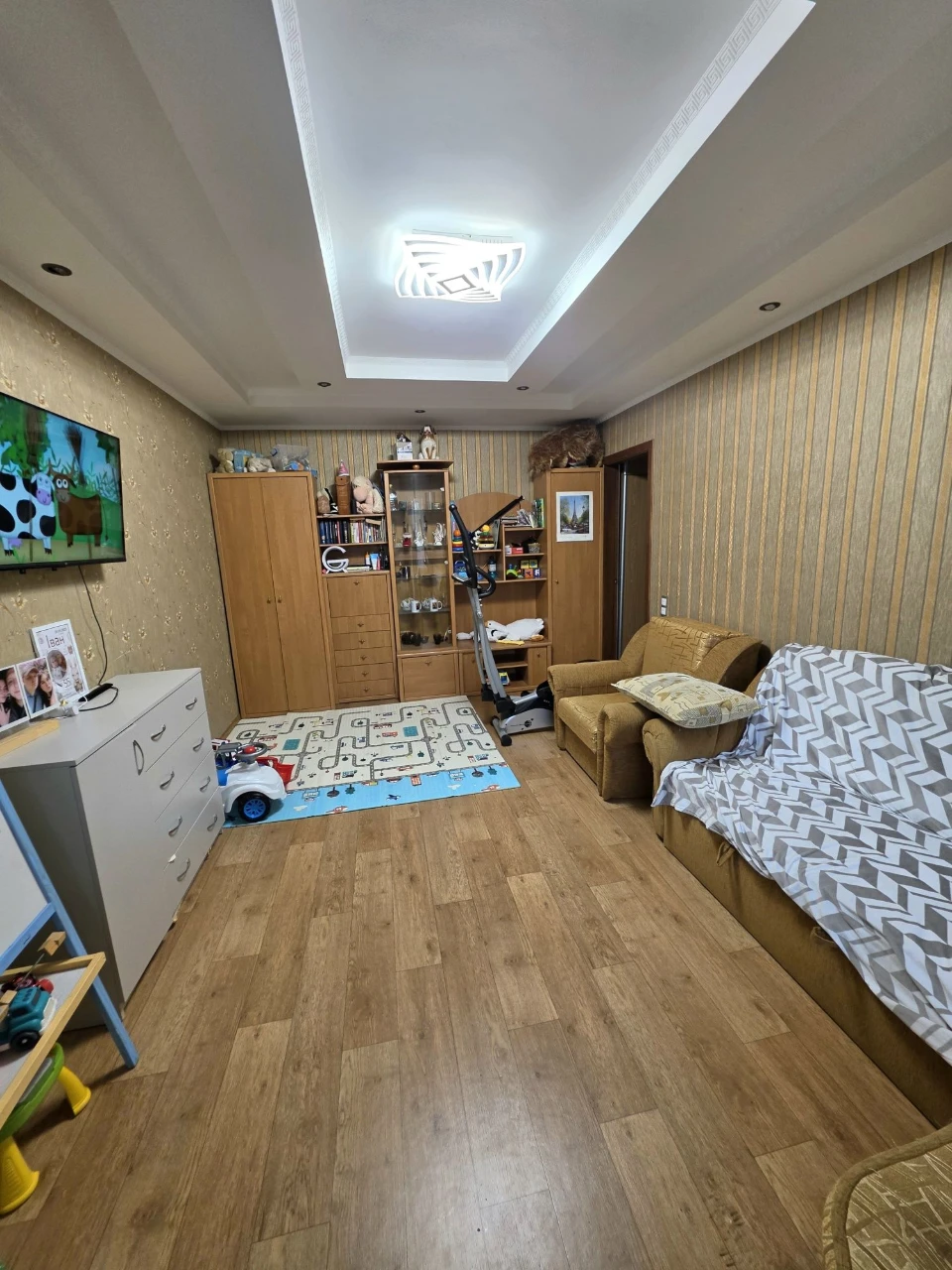 Sale of a spacious 2-bedroom apartment! Lesy