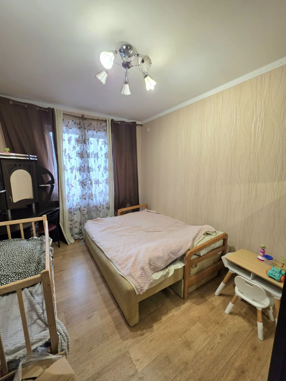 Sale of a spacious 2-bedroom apartment! Lesy
