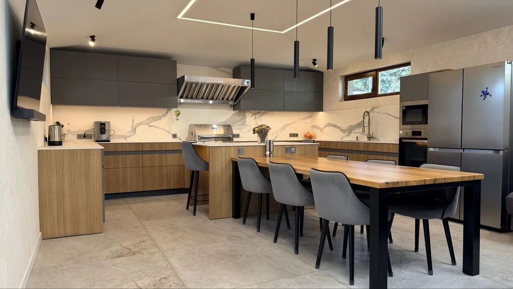 Продаж дворівневої квартири (таунхаус)   155 м² у центрі міс