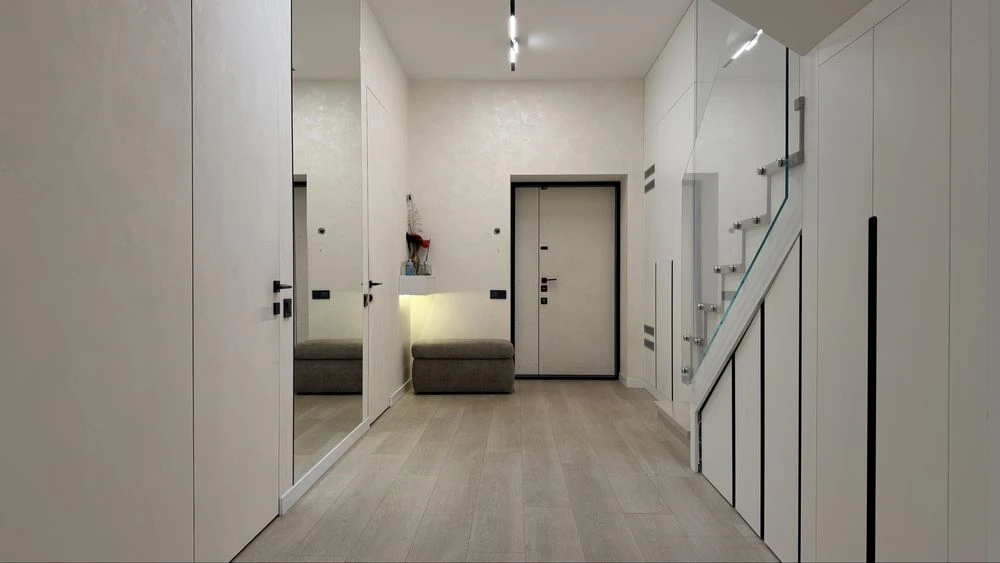 Продаж дворівневої квартири (таунхаус)   155 м² у центрі міс