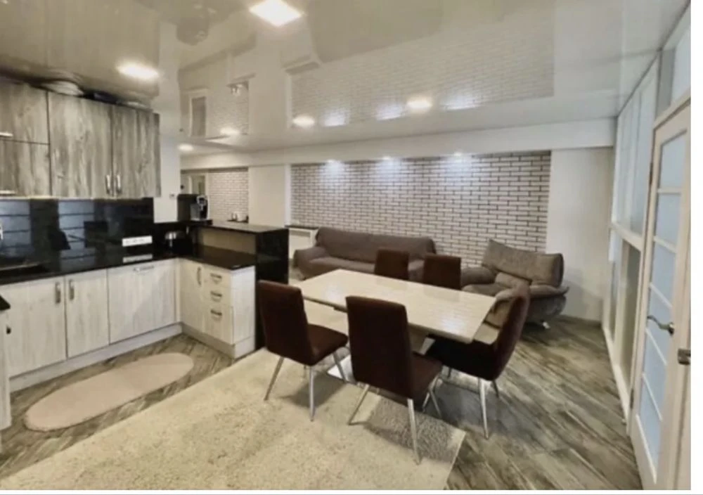 For Sale 3-bedroom apartment in the Warsaw residential complex