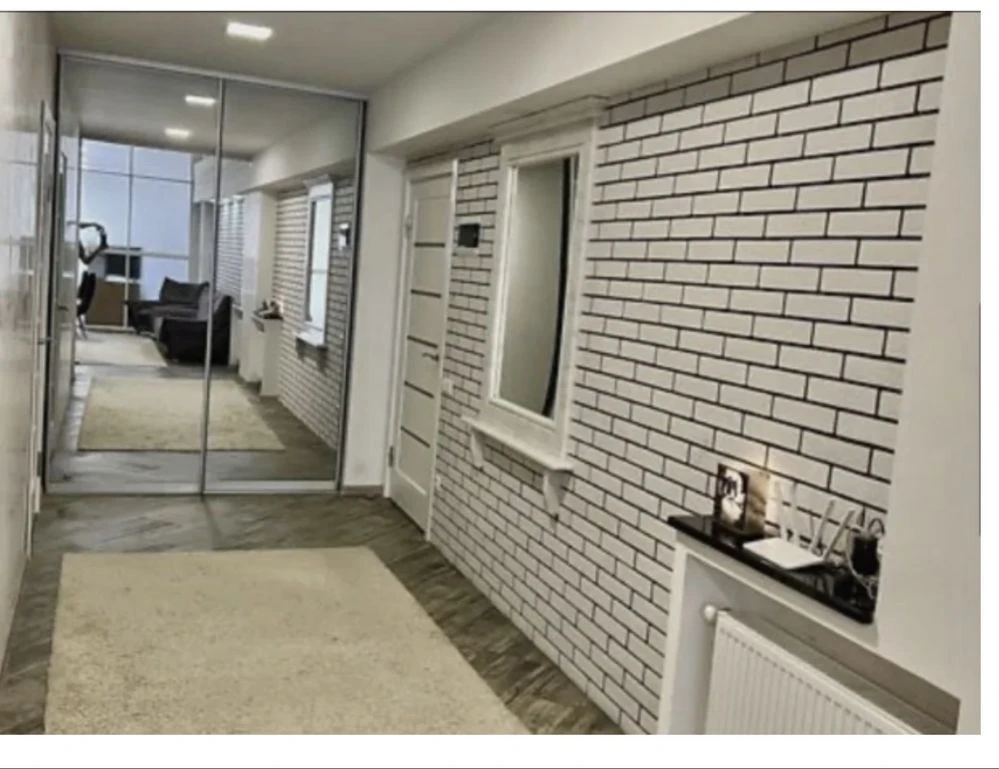 For Sale 3-bedroom apartment in the Warsaw residential complex