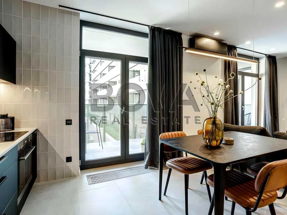 Apartment. Naberezhno-Ribalska Street, вул.