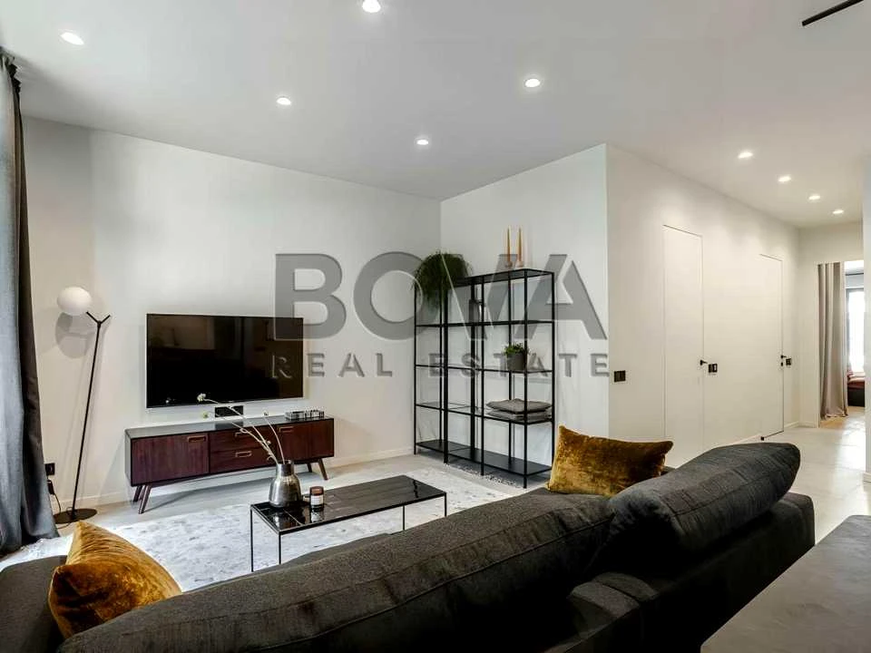 Apartment. Naberezhno-Ribalska Street, вул.