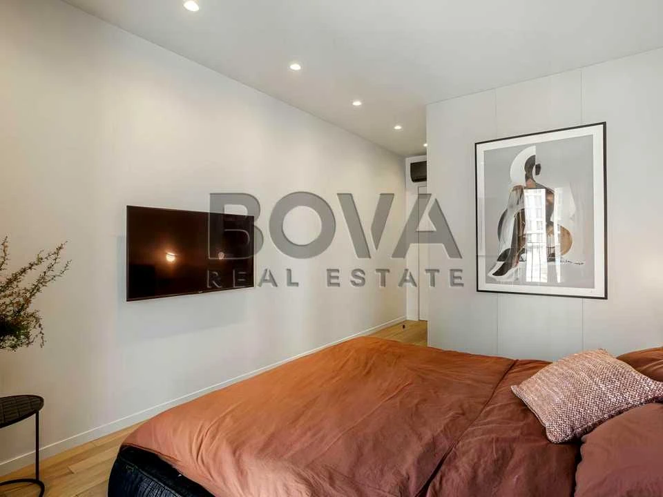 Apartment. Naberezhno-Ribalska Street, вул.