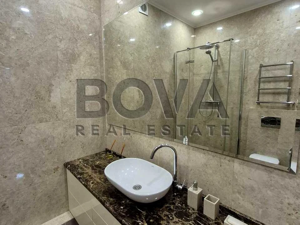Квартира. Київ, вулиця Андрія Верхогляда