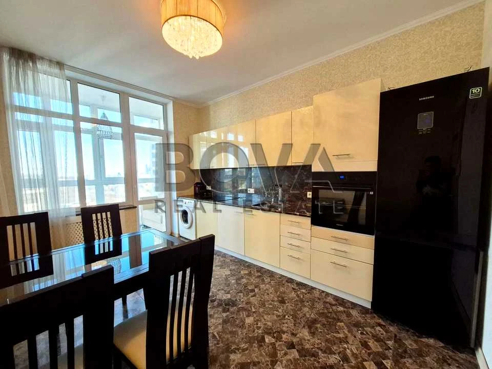 Квартира. Київ, вулиця Андрія Верхогляда