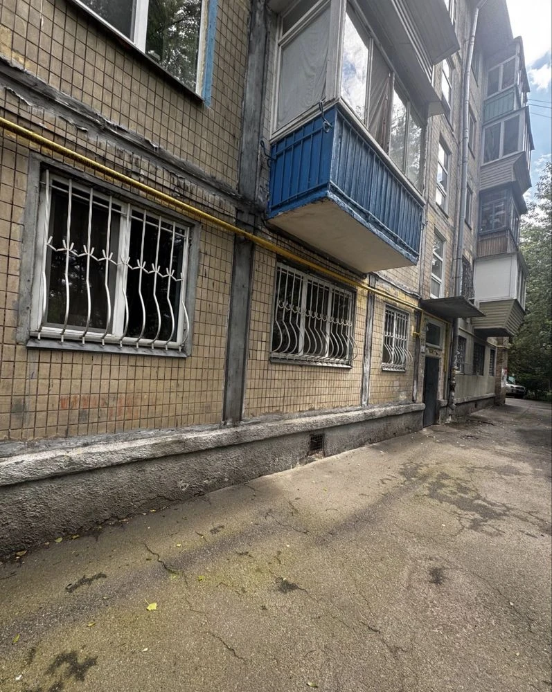 Sale of a 2-bedroom apartment in the Solomyansky district of Kyiv