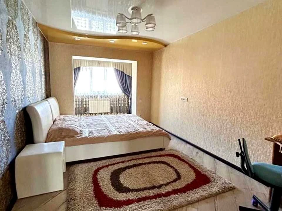 Apartment. Zaporizhzhia, AutoZavodska St.