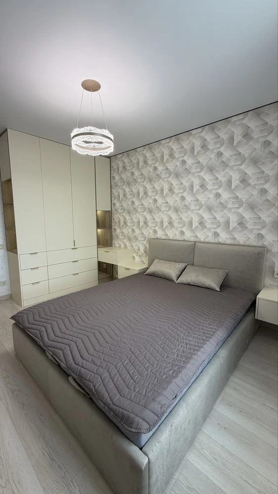 One-bedroom apartment near Park Шевченко with renovation and gas heating