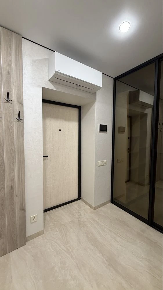 One-bedroom apartment near Park Шевченко with renovation and gas heating