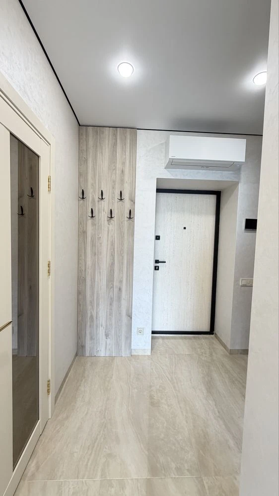 One-bedroom apartment near Park Шевченко with renovation and gas heating