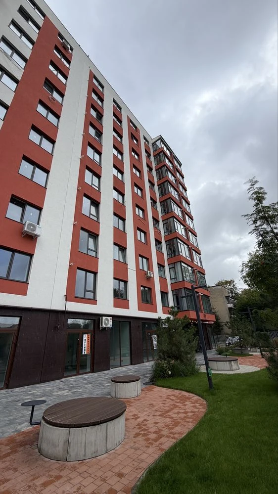 One-bedroom apartment near Park Шевченко with renovation and gas heating