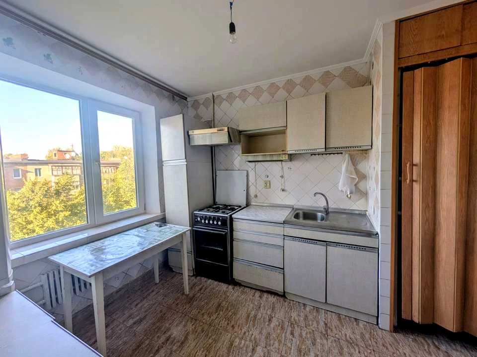 Квартира. Хмельницький, вулиця Романа Шухевича.
