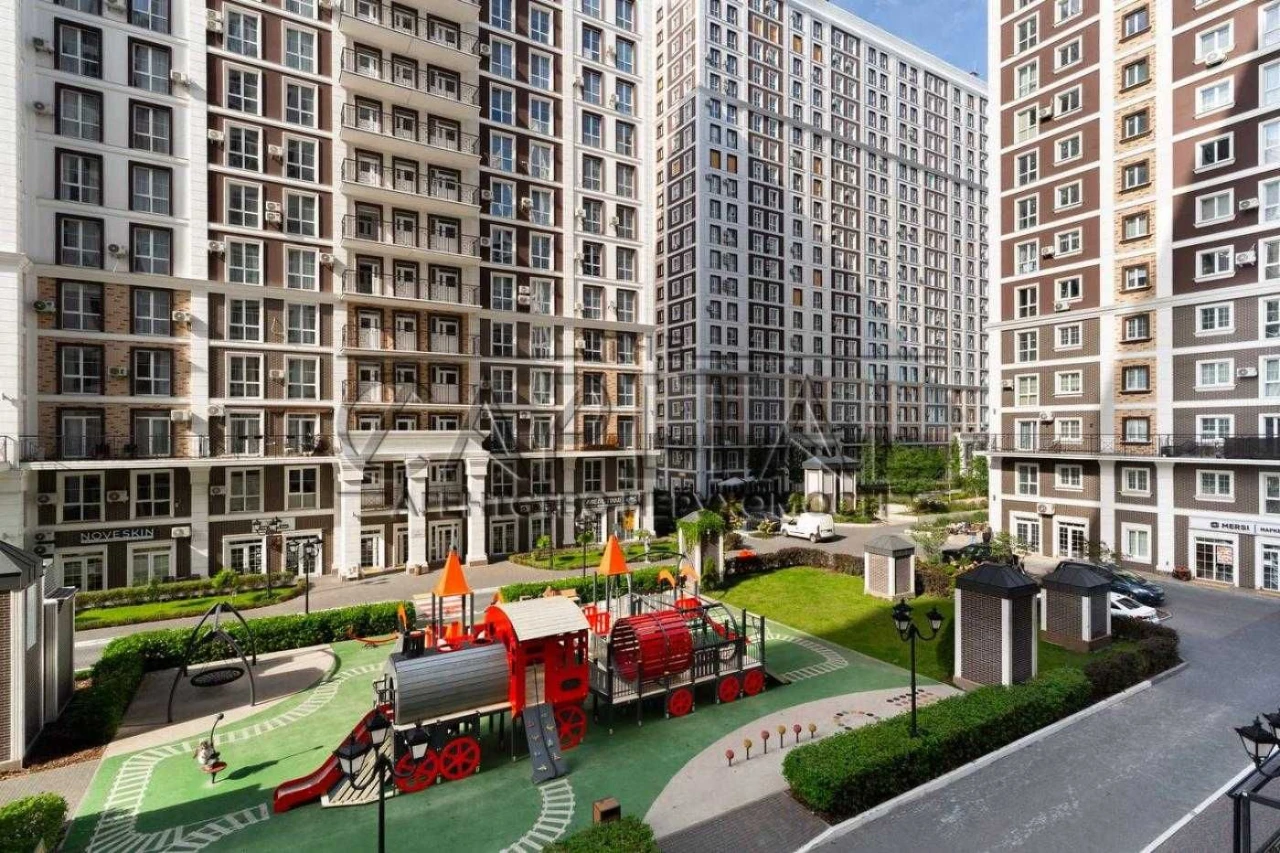 Sale of a 1-room apartment 41 sq.m in the "Nova Angliya" residential complex, Holosiiv district