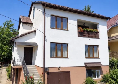 Продається просторий будинок 306 м² в Ужгороді з терасою, сауною