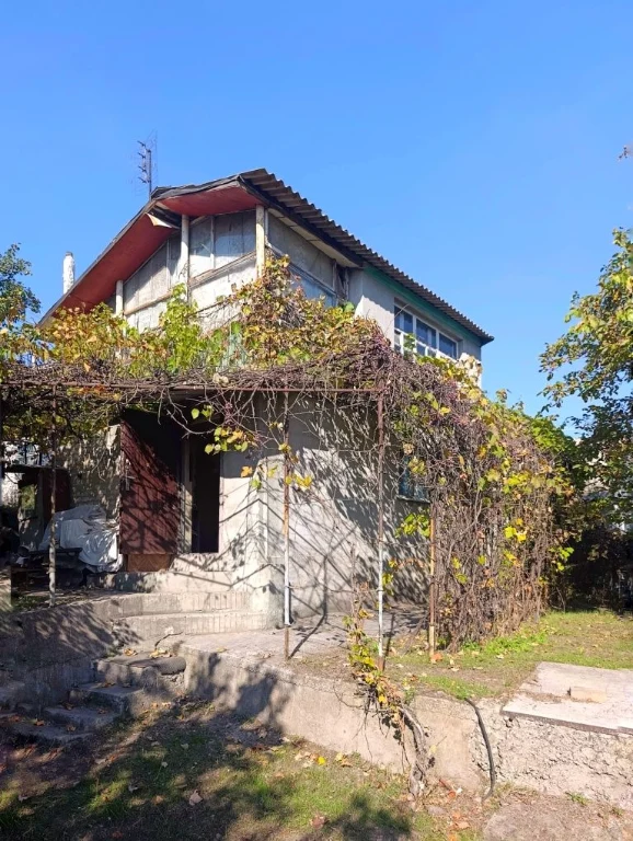 Продам двухэтажную дачу с отоплением и санузлом!