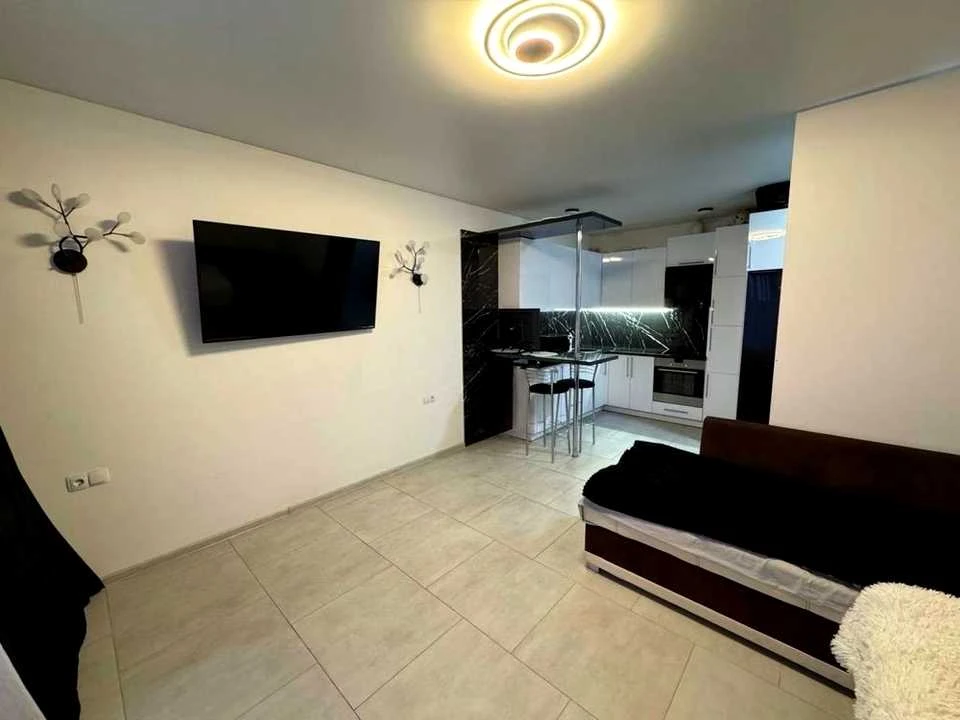 Apartment. Zakhisnykiv Mariupol' вул.