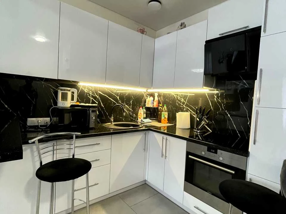 Apartment. Zakhisnykiv Mariupol' вул.