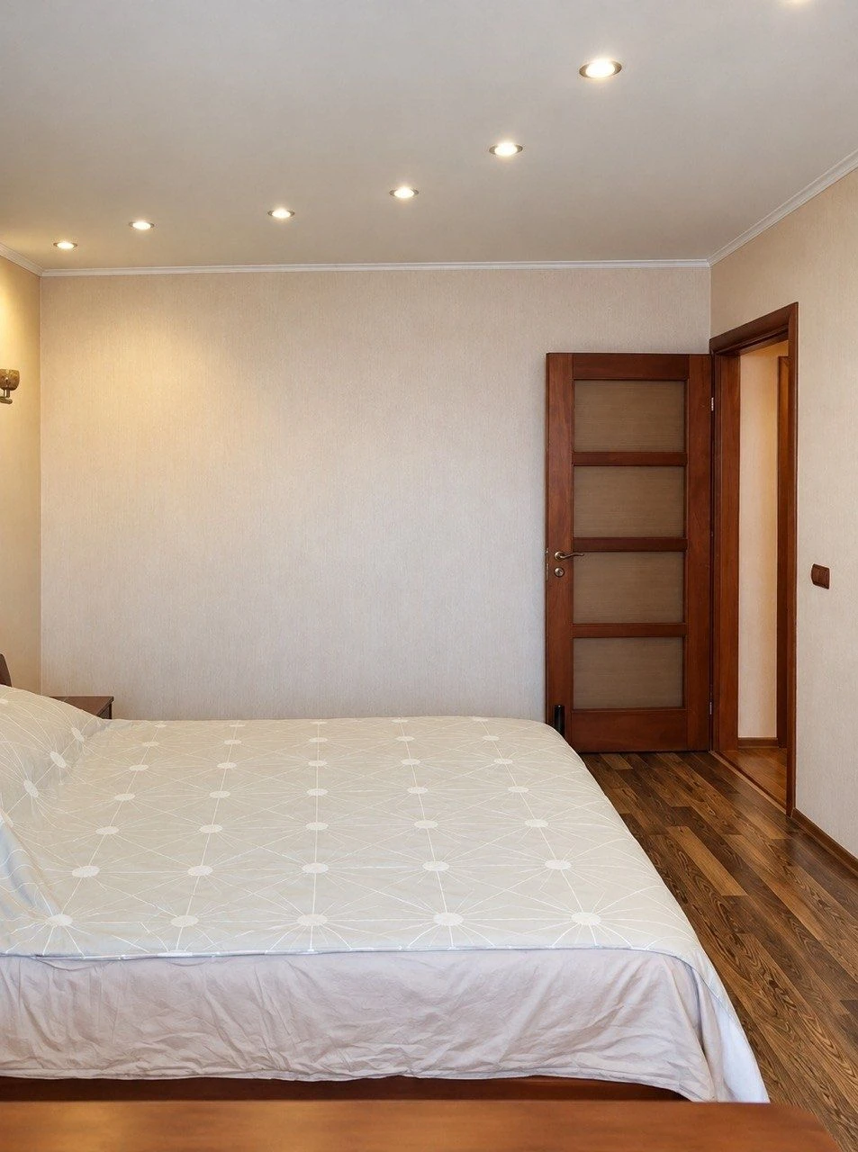 Sale of a spacious 4-bedroom apartment with autonomous heating