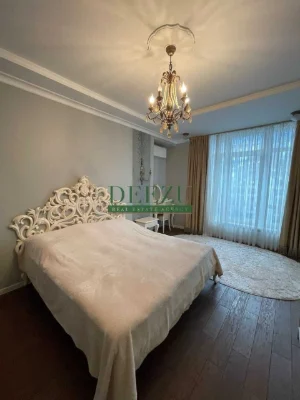 Продаж 3-х кімнатної квартири 130м2 в ЖК "Новопечерські липк