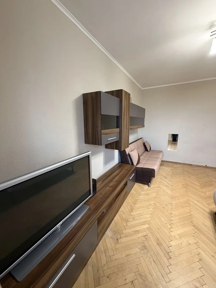 For sale, fully separate 3-room apartment, near the Pecherska metro station