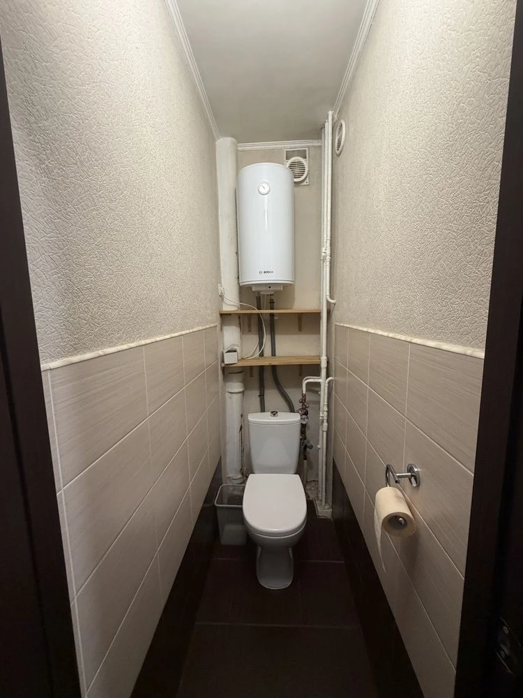 For sale, fully separate 3-room apartment, near the Pecherska metro station