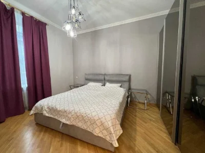 Продажа 2-комнатной квартиры 110 м², ул. Хрещатик 15, Пасаж