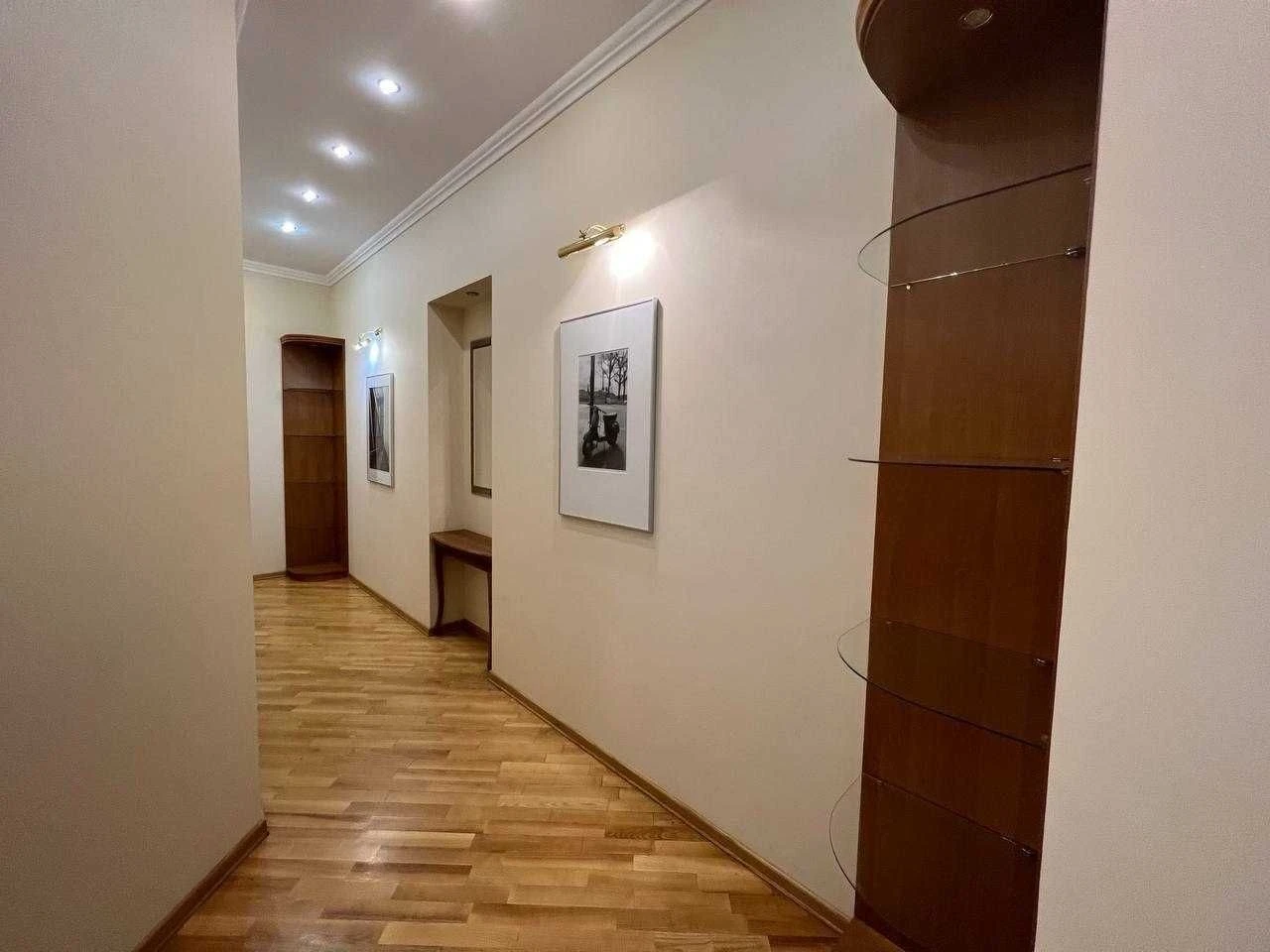 Продажа 2-комнатной квартиры 110 м², ул. Хрещатик 15, Пасаж