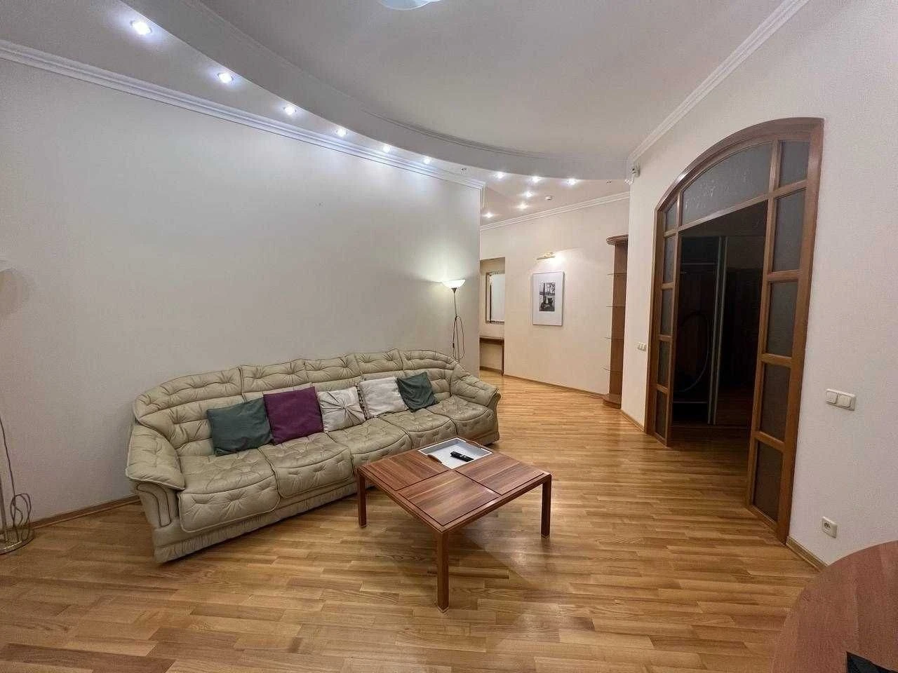 Продажа 2-комнатной квартиры 110 м², ул. Хрещатик 15, Пасаж