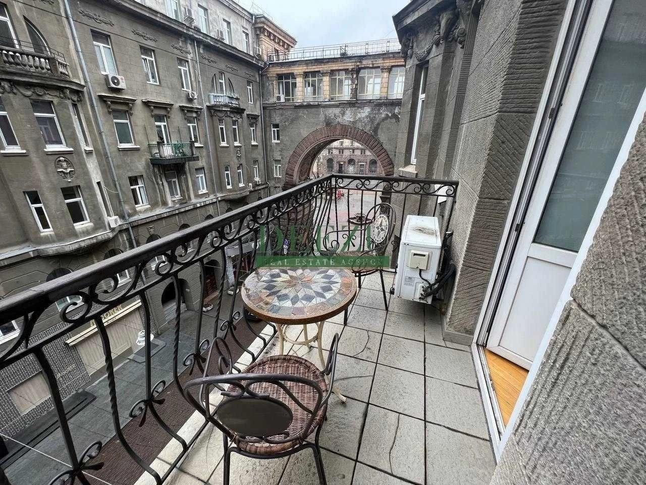 Продажа 2-комнатной квартиры 110 м², ул. Хрещатик 15, Пасаж