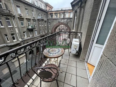 Продажа 2-комнатной квартиры 110 м², ул. Хрещатик 15, Пасаж