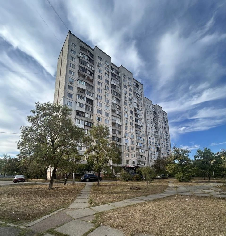 1-bedroom 34 sq m, Address: Obonysky Prospect 9, Metro Obolyn - 5 minutes