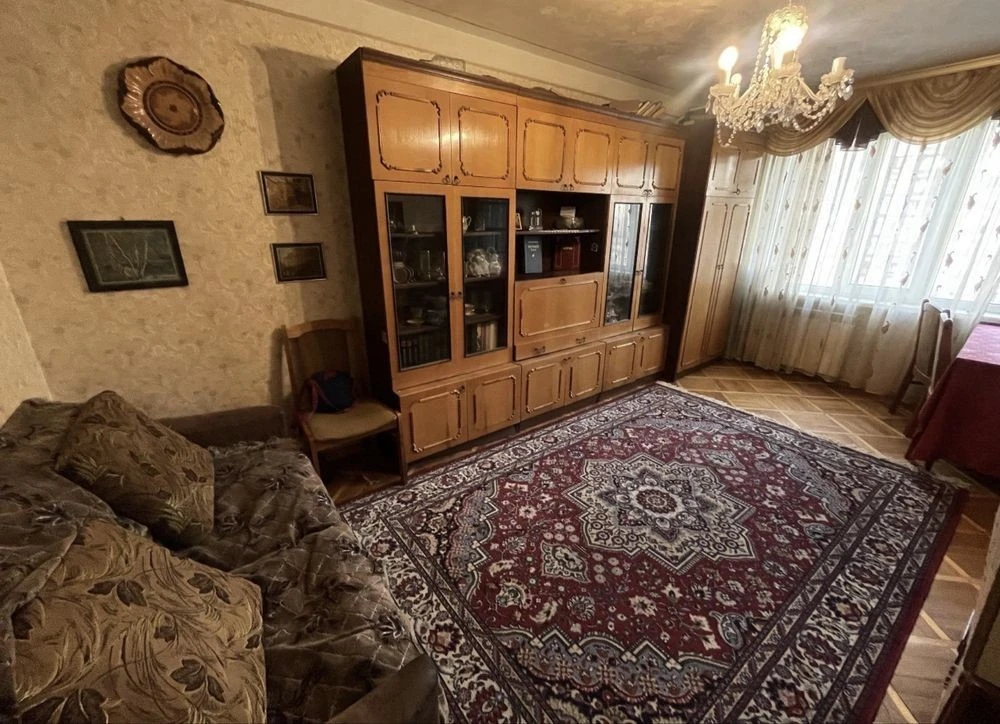 Довгострокова оренда просторого роздільного 3-кімнатного апартаменту