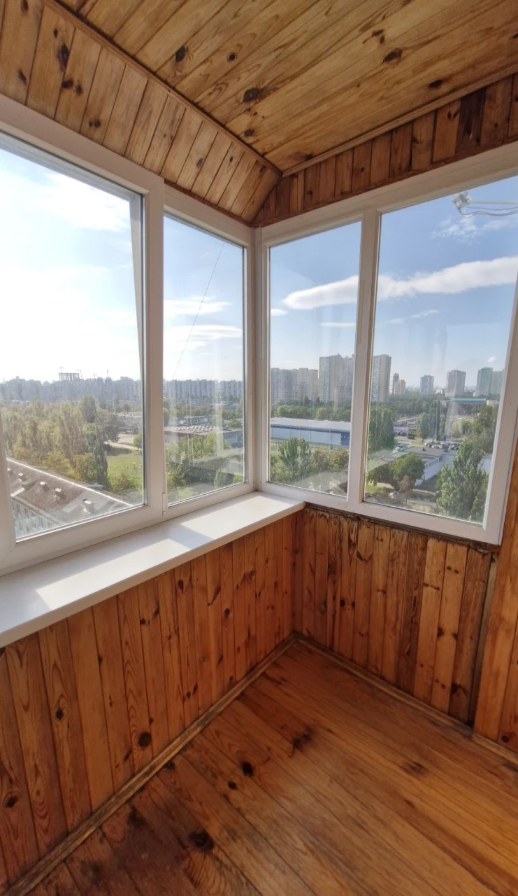 Оренда 2 к. квартири поруч з метро Дарниця