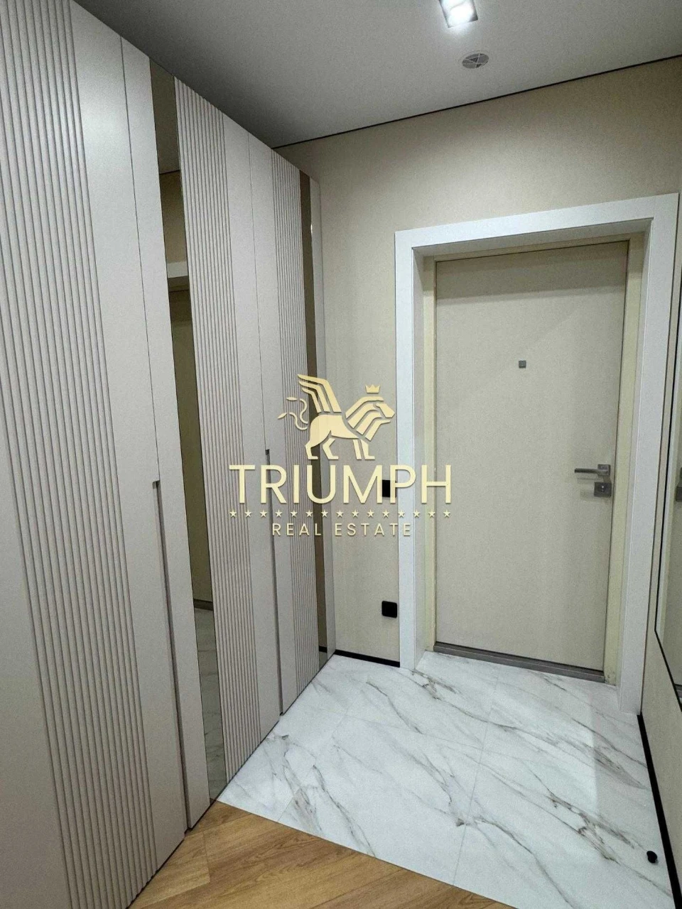 ЖК KUB 29 | Неповторна євро трійка 95 m2 | Балкон | 2 Гардер
