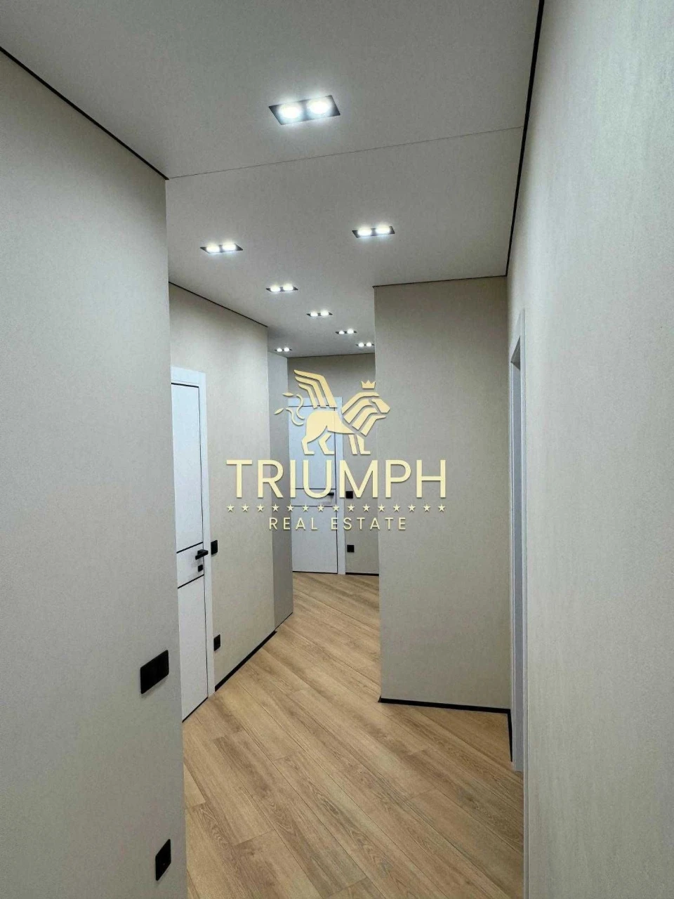 ЖК KUB 29 | Неповторна євро трійка 95 m2 | Балкон | 2 Гардер