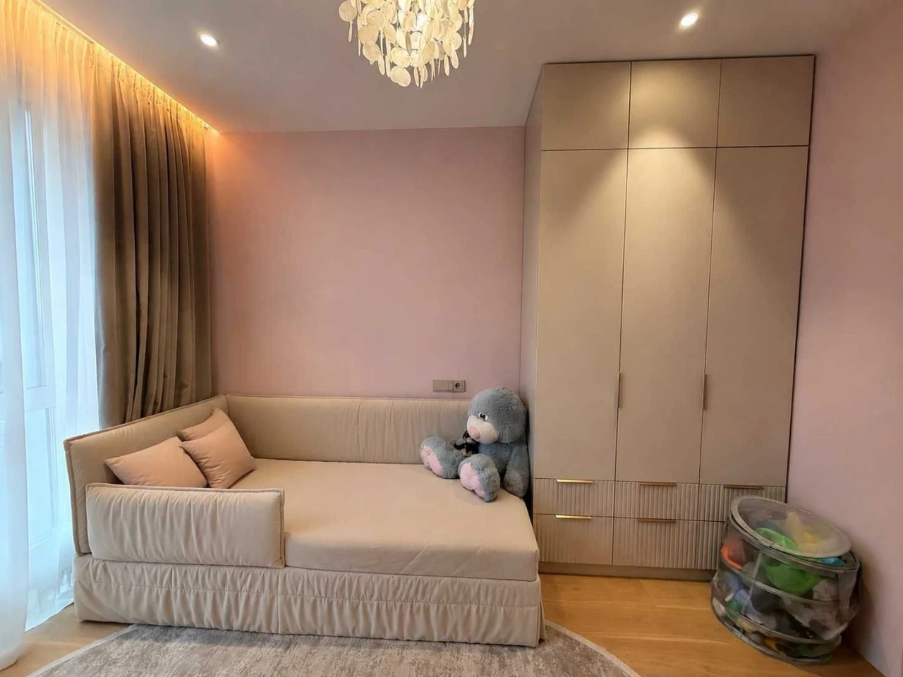 Продаж видової 4-кімнатної квартири 145 м² у ЖК «Ярославів Град»