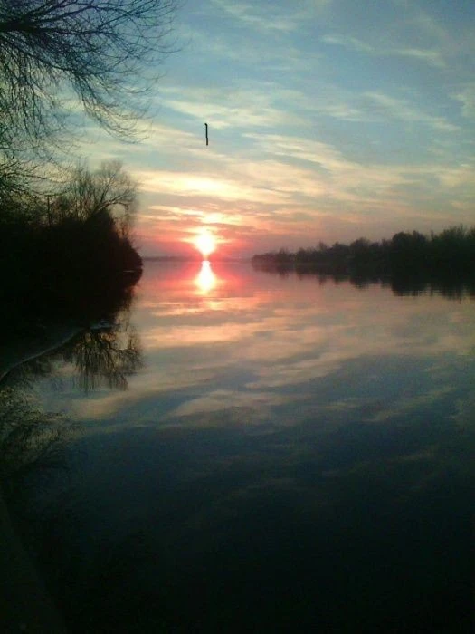 Detached house for rent on the banks of the Dnieper in the Holosiiv district