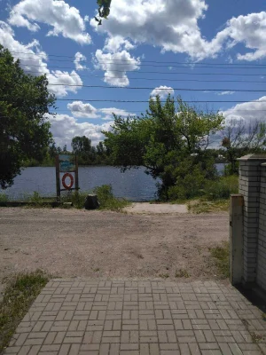 Detached house for rent on the banks of the Dnieper in the Holosiiv district