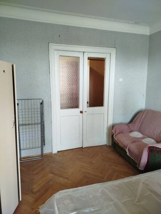 For sale: 3-room apartment, 70 sq.m.