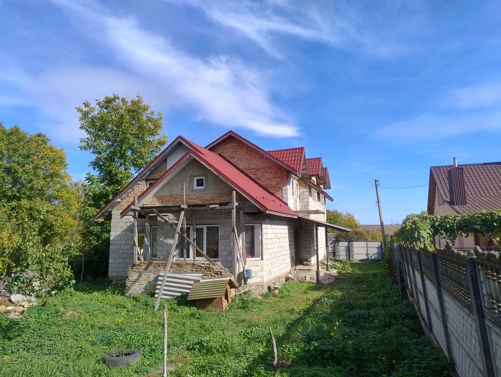 Two-story house 180 square meters near Rivne, 52 acres