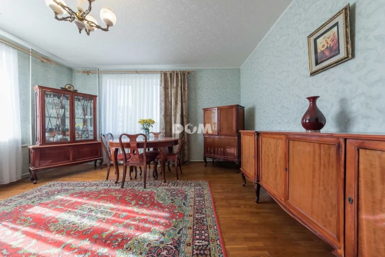 Spacious 2-bedroom apartment 73 m2 near the Akademmisto metro!