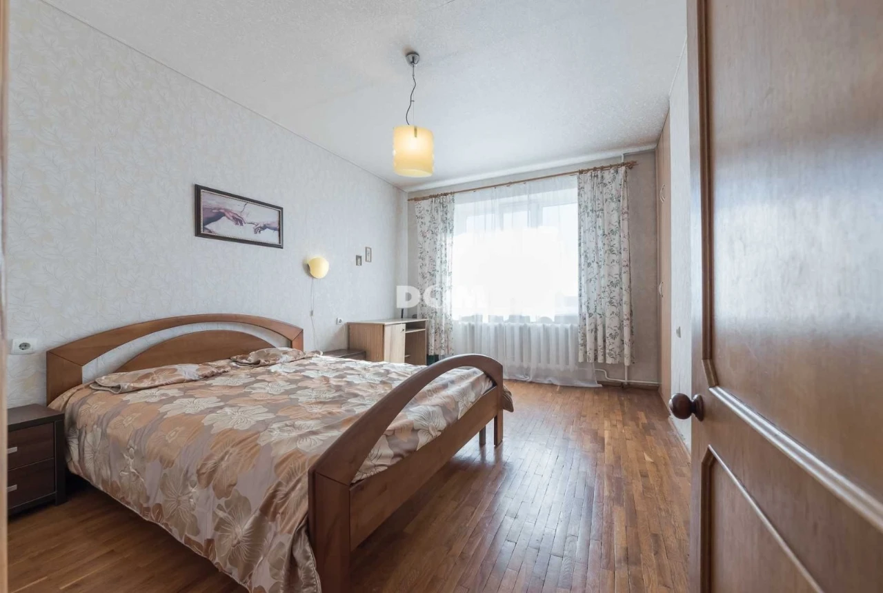 Spacious 2-bedroom apartment 73 m2 near the Akademmisto metro!