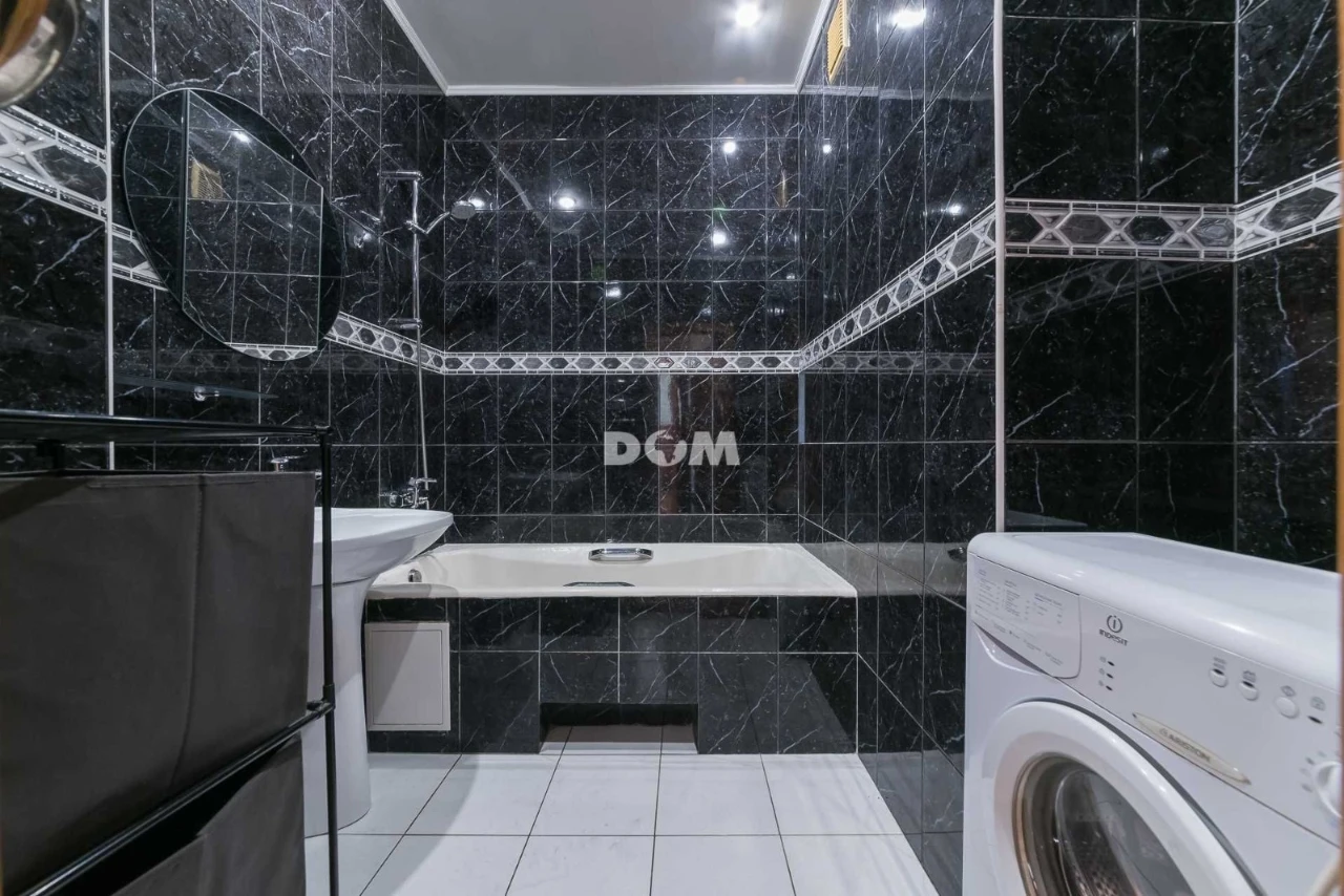 Spacious 2-bedroom apartment 73 m2 near the Akademmisto metro!