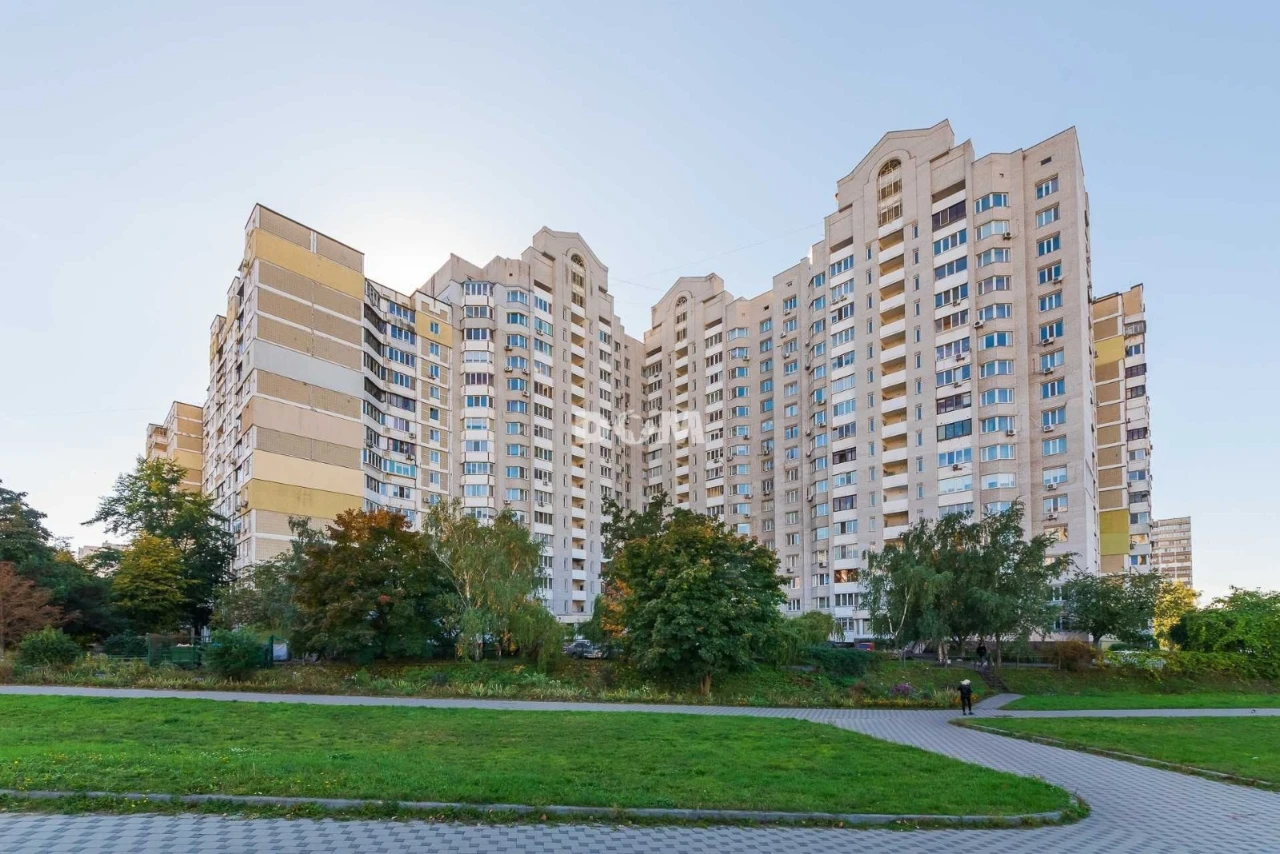 Spacious 2-bedroom apartment 73 m2 near the Akademmisto metro!