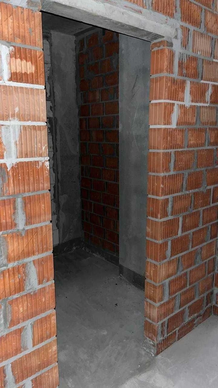 ПРОДАЖ 3-кімнатної квартири з ГАРДЕРОБОМ 77 кв. м на вул. Квітки Циси