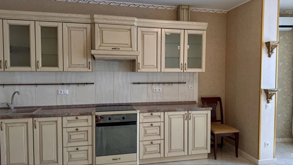 Продаж 2-кімнатної квартири з ремонтом, Чавдар 13! + комора!