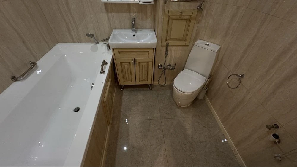 Продаж 2-кімнатної квартири з ремонтом, Чавдар 13! + комора!